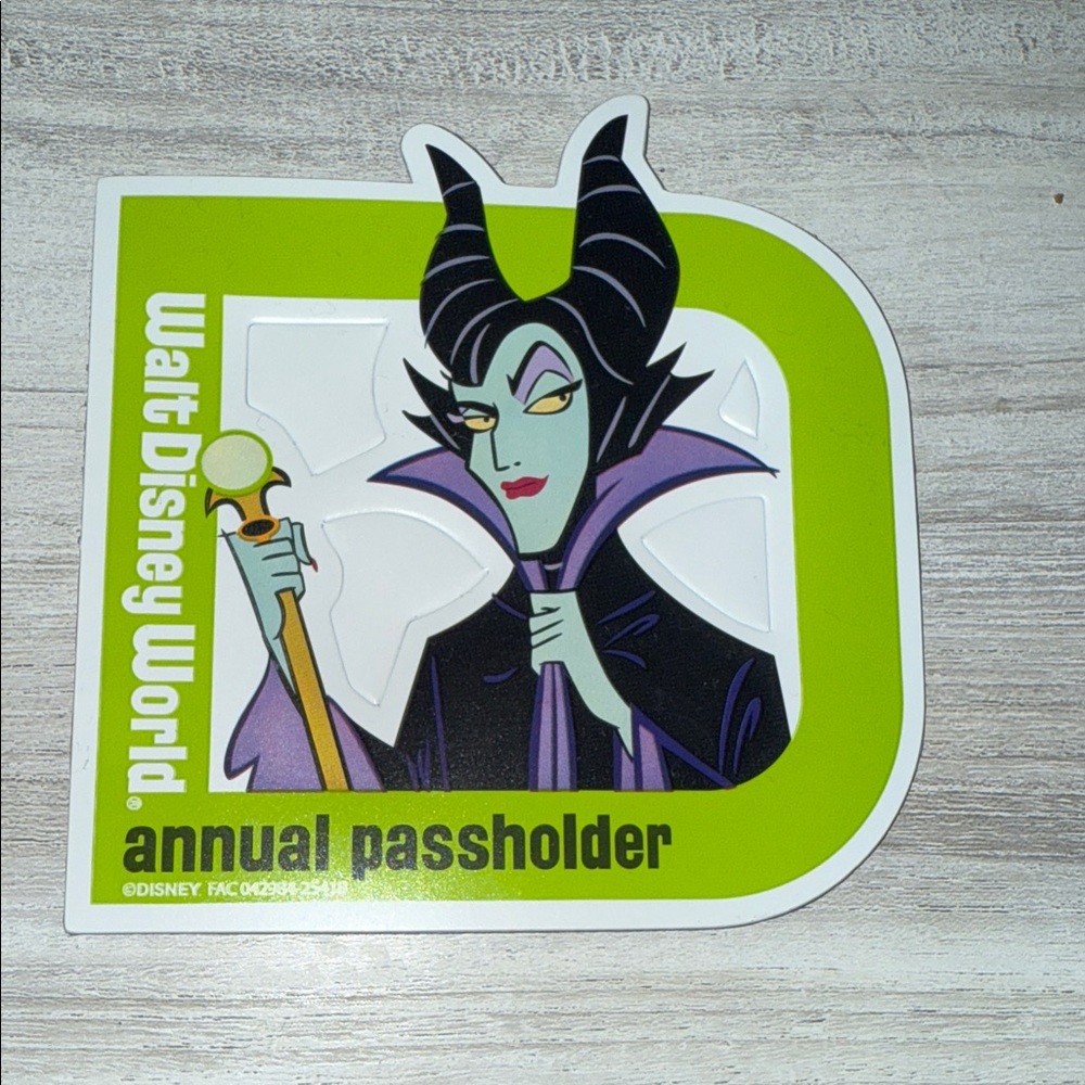 Disney Maleficent Annual Passholder Magnet - Green and Black